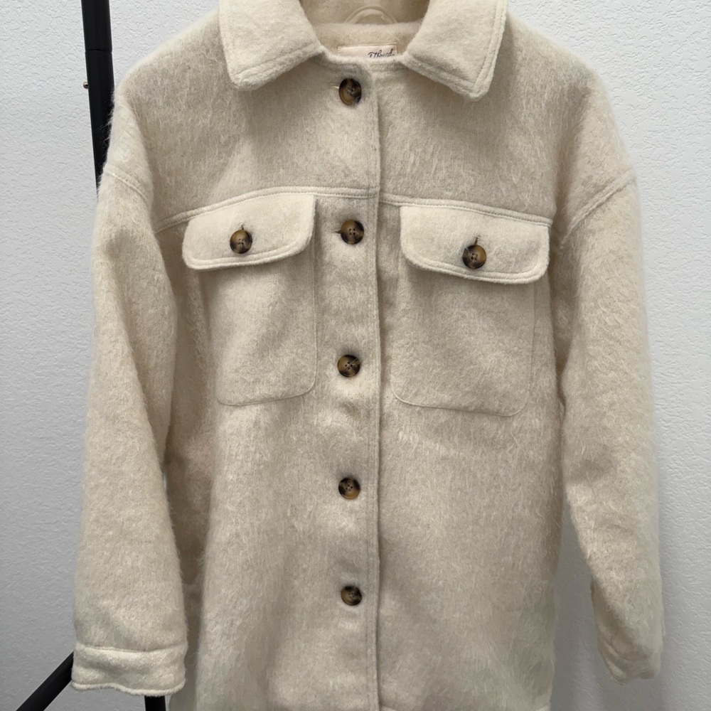 Universal Thread Cream Teddy Jacket Oversized